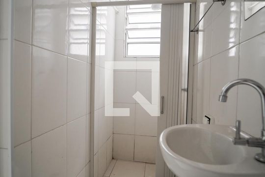 Banheiro de kitnet/studio à venda com 1 quarto, 29m² em Água Branca, São Paulo