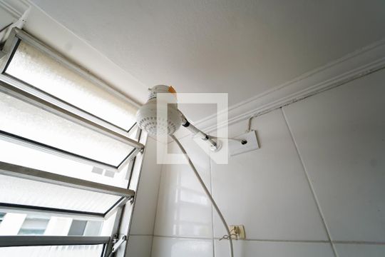 Chuveiro de kitnet/studio à venda com 1 quarto, 29m² em Água Branca, São Paulo