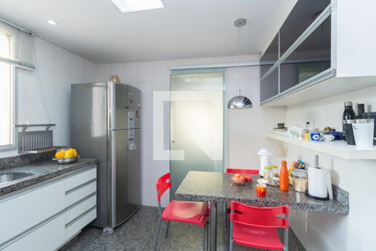 Cozinha de apartamento para alugar com 4 quartos, 160m² em Palmares, Belo Horizonte