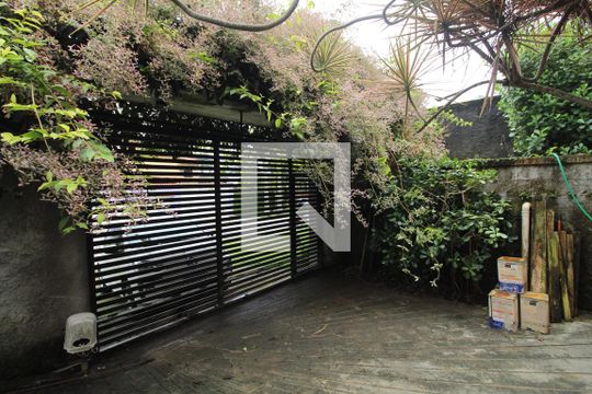 Garagem  de casa de condomínio à venda com 4 quartos, 500m² em Anil, Rio de Janeiro