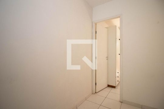 Sala de kitnet/studio para alugar com 1 quarto, 28m² em Cln 313, Brasília