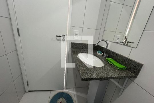 Banheiro de apartamento para alugar com 2 quartos, 33m² em Vila Pierina, São Paulo