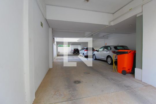 Garagem de apartamento à venda com 1 quarto, 76m² em Petrópolis, Porto Alegre