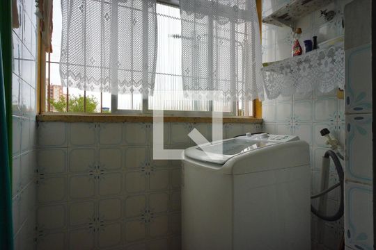 Cozinha e Área de Serviço de apartamento à venda com 2 quartos, 55m² em Morro Santana, Porto Alegre