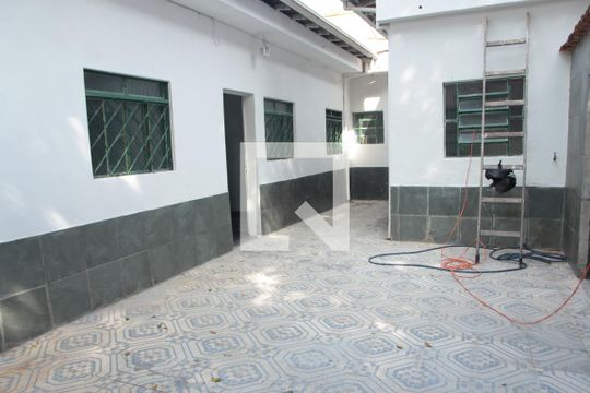 Área Externa de casa para alugar com 3 quartos, 95m² em Camargos, Belo Horizonte