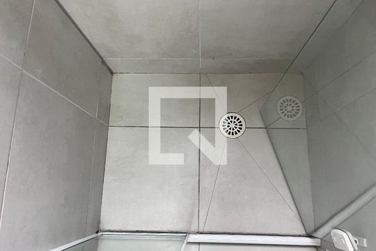 Banheiro de apartamento à venda com 2 quartos, 43m² em Várzea da Barra Funda, São Paulo