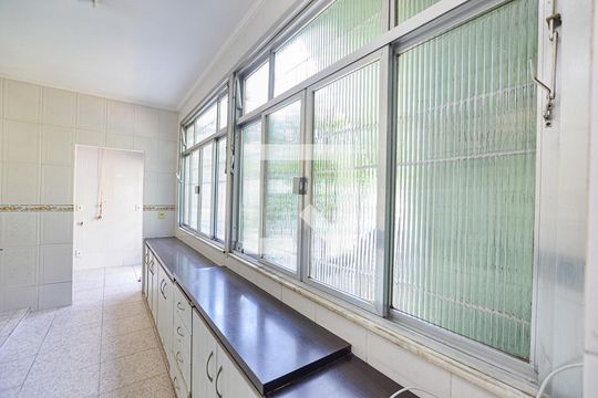 Cozinha de casa à venda com 4 quartos, 240m² em Fonseca, Niterói