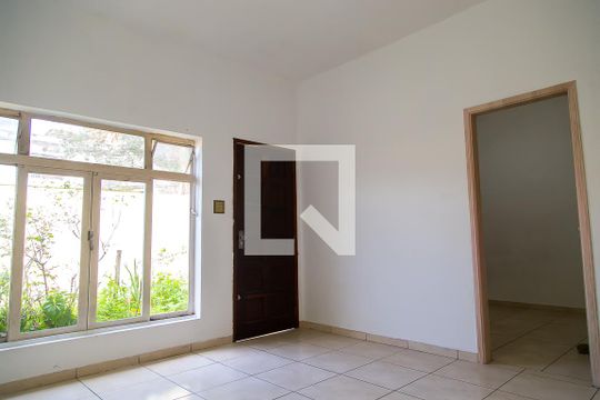 Casa à venda com 2 quartos, 100m² em Vila Fachini, São Paulo