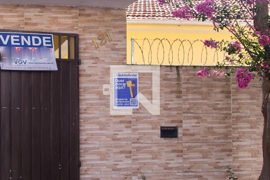 Plaquinha de casa à venda com 2 quartos, 100m² em Vila Fachini, São Paulo