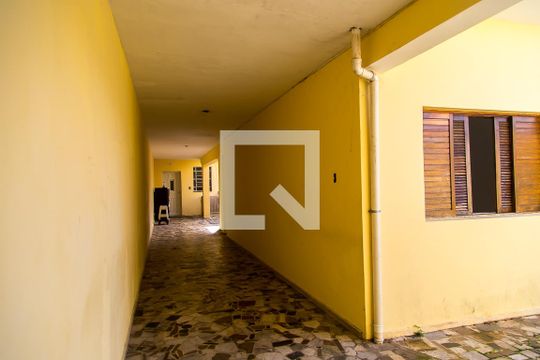 Garagem de casa à venda com 2 quartos, 100m² em Vila Fachini, São Paulo