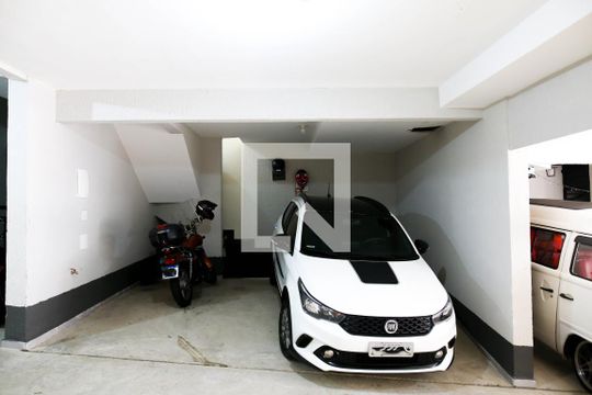 Garagem de casa à venda com 3 quartos, 165m² em Vila Curuca, Santo André