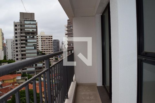 Varanda de kitnet/studio à venda com 1 quarto, 30m² em Sumaré, São Paulo