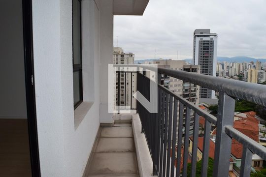 Varanda de kitnet/studio à venda com 1 quarto, 30m² em Sumaré, São Paulo