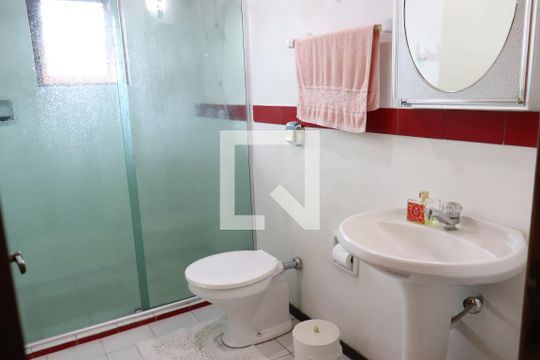 Banheiro de casa à venda com 2 quartos, 113m² em Pinheiro, São Leopoldo