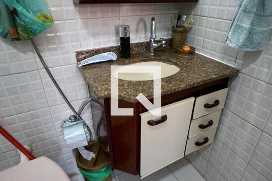Banheiro da Suíte 1 de casa à venda com 3 quartos, 115m² em Jardim Aeroporto, São Paulo
