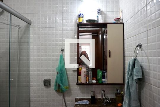 Banheiro da Suíte 1 de casa à venda com 3 quartos, 115m² em Jardim Aeroporto, São Paulo