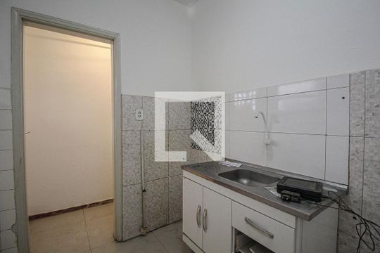 Cozinha de apartamento para alugar com 0 quarto, 47m² em Liberdade, São Paulo
