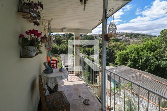 Área de Serviço de casa à venda com 4 quartos, 200m² em Nonoai, Porto Alegre