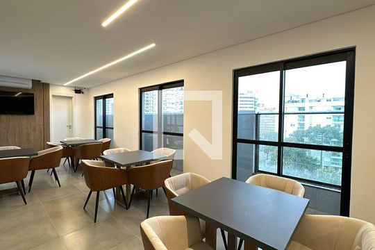 Área comum de casa de condomínio para alugar com 1 quarto, 18m² em Vila Izabel, Curitiba