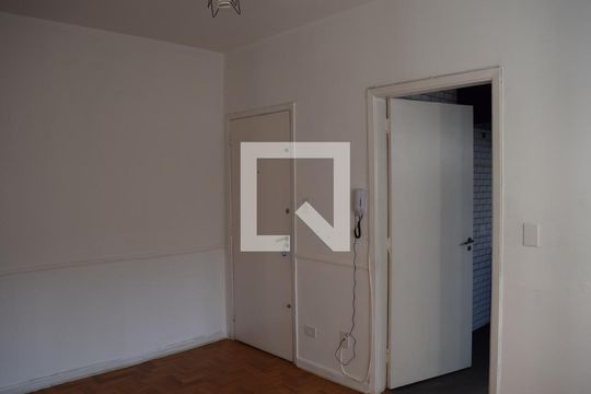 Sala de apartamento para alugar com 2 quartos, 66m² em Cerqueira César, São Paulo