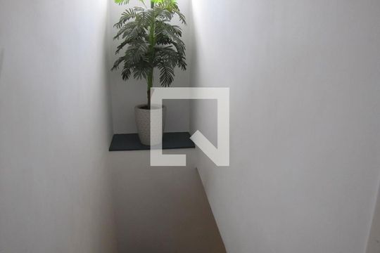 Corredor de casa à venda com 3 quartos, 230m² em Vila Constança, São Paulo