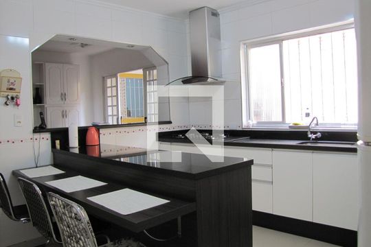 Cozinha de casa à venda com 3 quartos, 230m² em Vila Constança, São Paulo