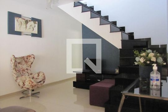 Sala de casa à venda com 3 quartos, 230m² em Vila Constança, São Paulo