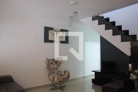 Sala de casa à venda com 3 quartos, 230m² em Vila Constança, São Paulo