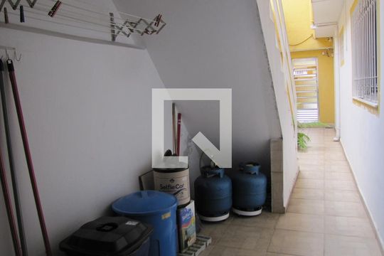Corredor de casa à venda com 3 quartos, 230m² em Vila Constança, São Paulo