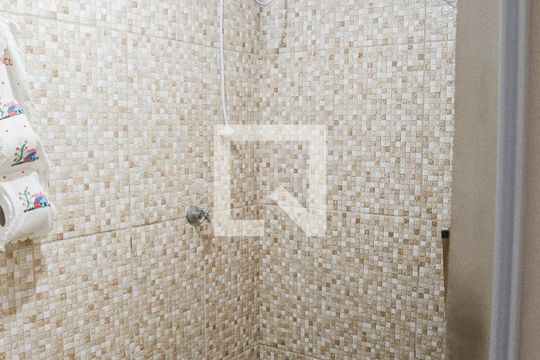 Banheiro de apartamento à venda com 1 quarto, 44m² em Vila Tibiriçá, Santo André