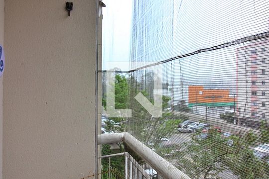 Sacada da Sala  de apartamento para alugar com 2 quartos, 47m² em Santa Terezinha, São Bernardo do Campo