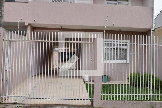 Fachada do imóvel de casa para alugar com 3 quartos, 240m² em Atuba, Curitiba