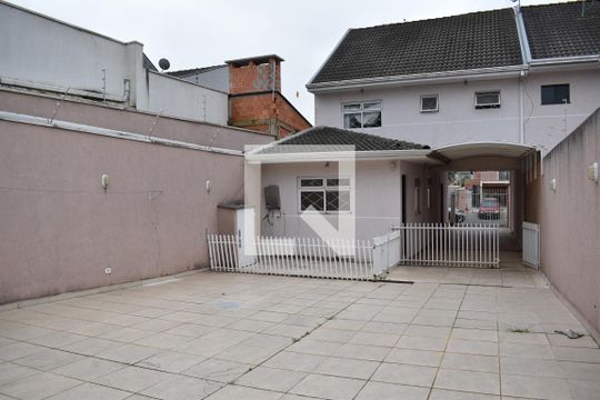 Quintal de casa para alugar com 3 quartos, 240m² em Atuba, Curitiba