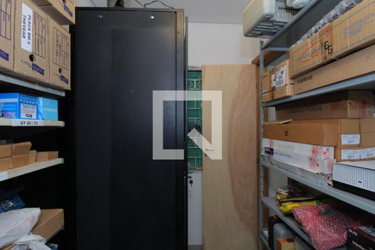 Quarto  de Serviço  de casa à venda com 1 quarto, 100m² em Passo das Pedras, Porto Alegre