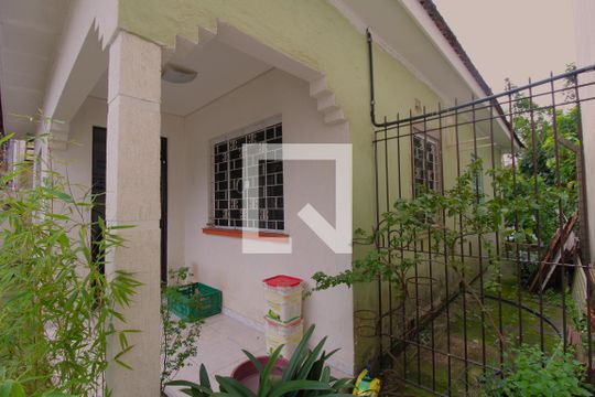 Pátio  de casa à venda com 1 quarto, 100m² em Passo das Pedras, Porto Alegre