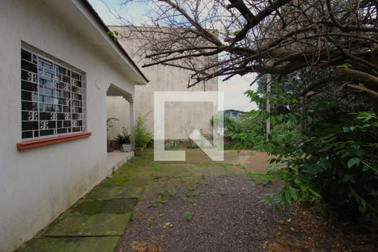 Pátio  de casa à venda com 1 quarto, 100m² em Passo das Pedras, Porto Alegre