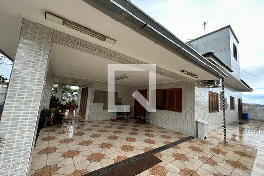 Área Externa de casa para alugar com 3 quartos, 386m² em Campestre, São Leopoldo