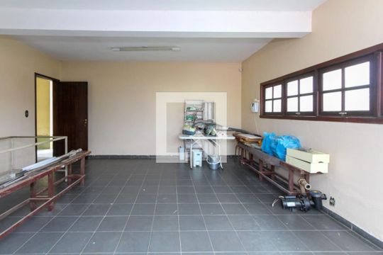 Casa à venda com 4 quartos, 200m² em Harmonia, Canoas