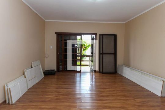 Casa à venda com 4 quartos, 200m² em Harmonia, Canoas