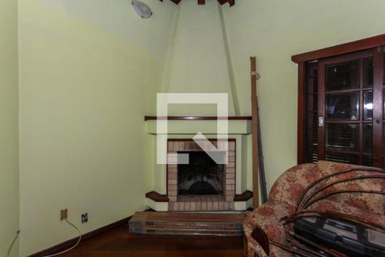 Casa à venda com 4 quartos, 200m² em Harmonia, Canoas