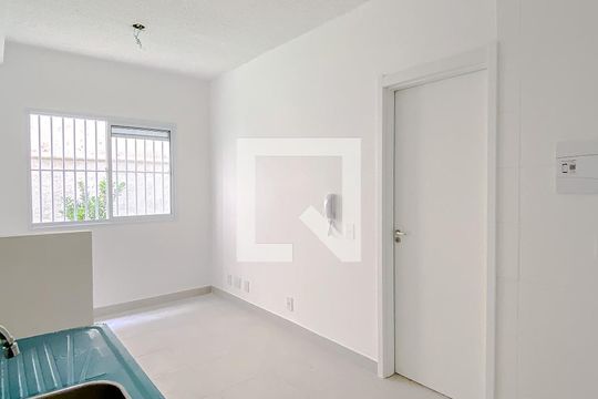 Cozinha de apartamento para alugar com 1 quarto, 27m² em Brás, São Paulo