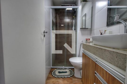 Banheiro de apartamento para alugar com 2 quartos, 33m² em Cambuci, São Paulo