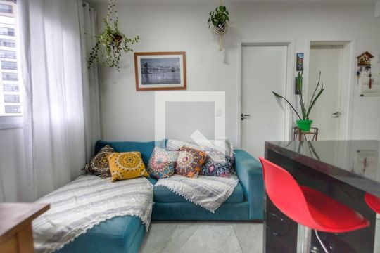 Sala de apartamento para alugar com 2 quartos, 33m² em Cambuci, São Paulo