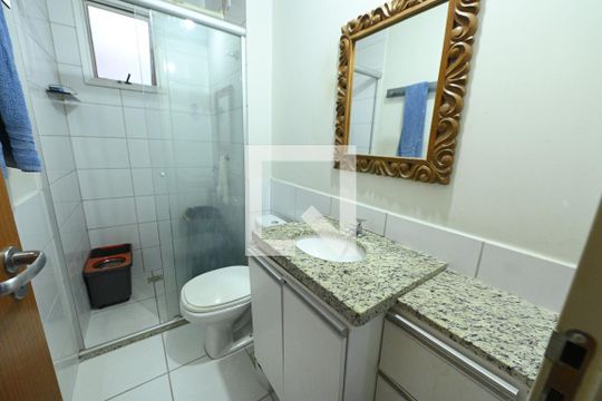 Banheiro de apartamento à venda com 2 quartos, 55m² em Parque Oeste Industrial, Goiânia