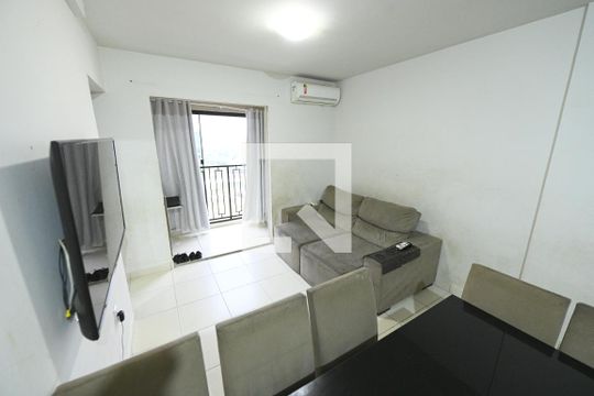 Apartamento à venda com 2 quartos, 55m² em Parque Oeste Industrial, Goiânia