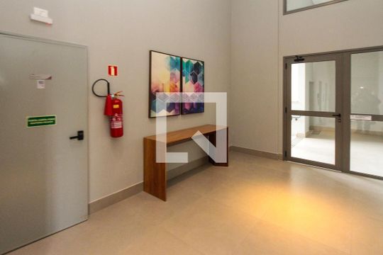 Hall de apartamento à venda com 2 quartos, 48m² em Vila Independencia, São Paulo