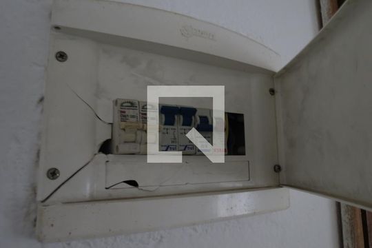 Caixa de Energia de casa para alugar com 1 quarto, 60m² em Jardim Peri, São Paulo