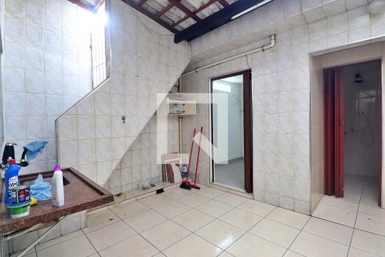 Área de Serviço de casa à venda com 2 quartos, 125m² em Vila Curuca, Santo André