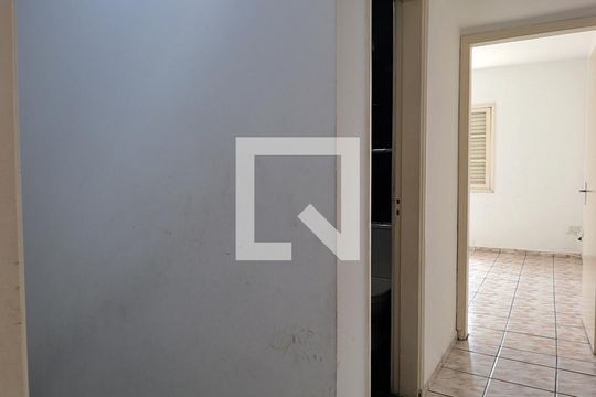 Corredor de casa à venda com 2 quartos, 125m² em Vila Curuca, Santo André