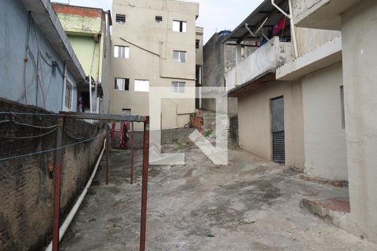 Área Externa de casa para alugar com 1 quarto, 60m² em Jardim Peri, São Paulo